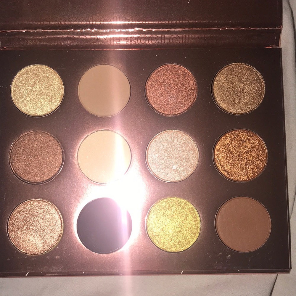 Eyeshadow palette